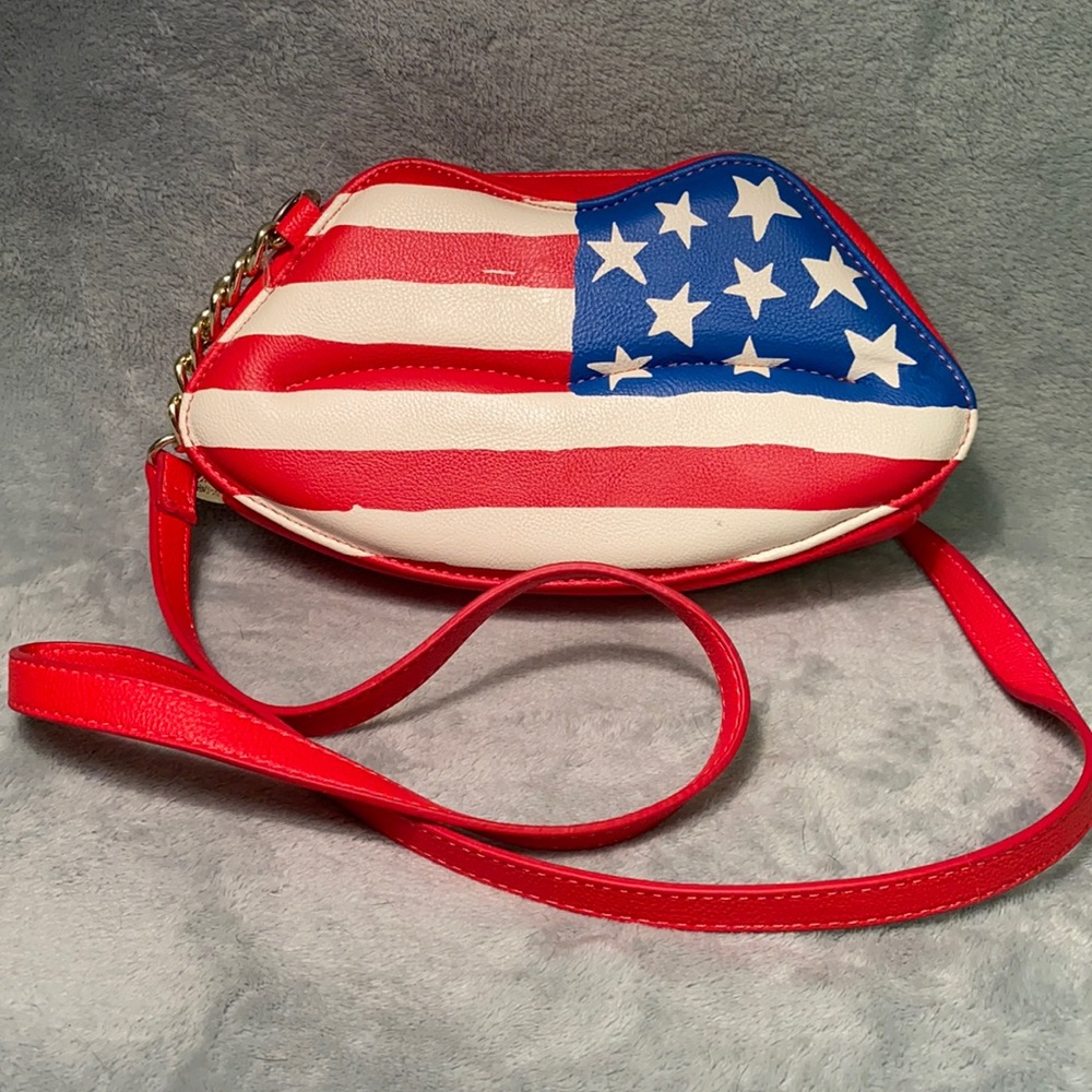 Betsey Johnson American Lip Purse